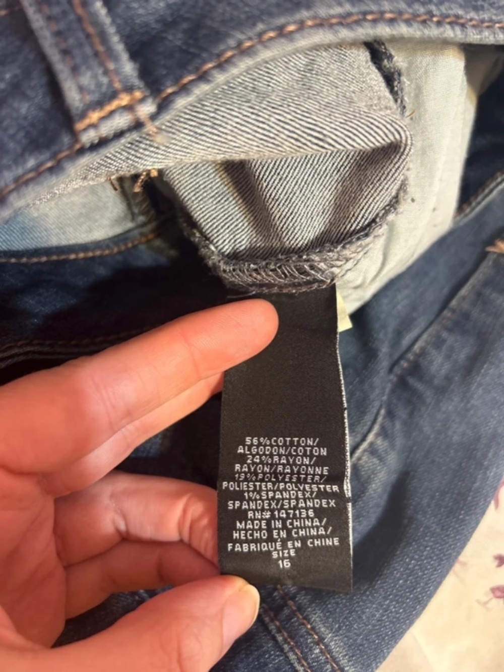 1822 Denim Blue Medium Wash Distressed Fringe Tulip Hem Hippie Jeans Sz. 16 - Picture 8 of 8